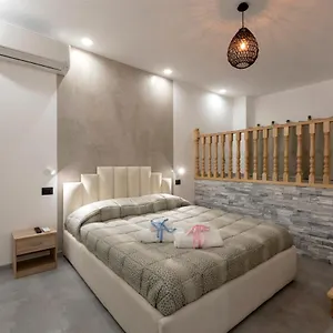 https://sabriluna-rooms.hotelitalianriviera.com