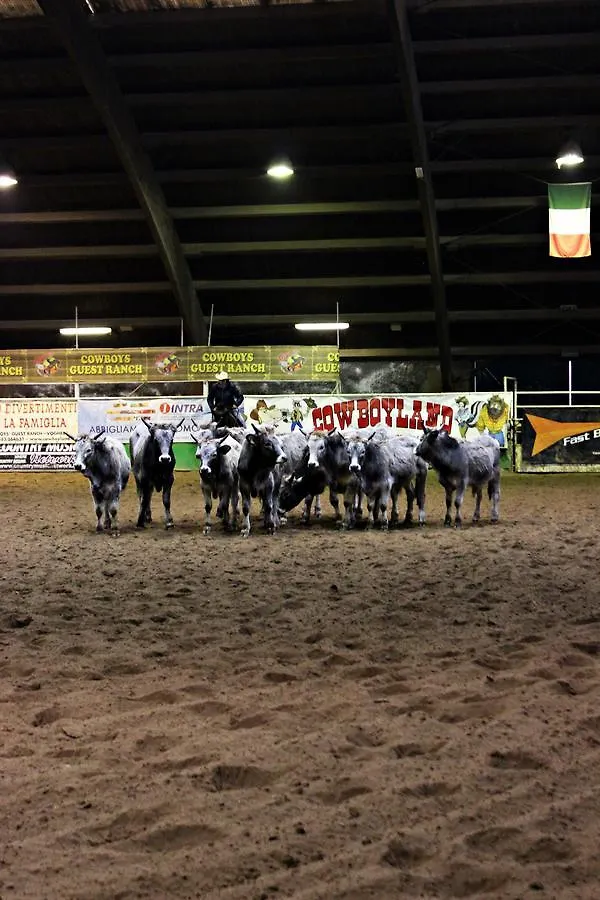 Cowboys Guest Ranch Hotel Voghera